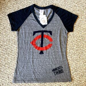 NWT MLB Minnesota Twins Classic T-Shirt Womens Size L Baseball Logo V-Neck Tee